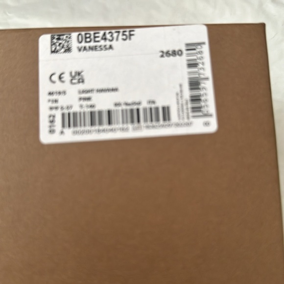 NWT Burberry NEW Vanessa Sunglasses style 0BE4375F Original Box , case , d… - Picture 8 of 8